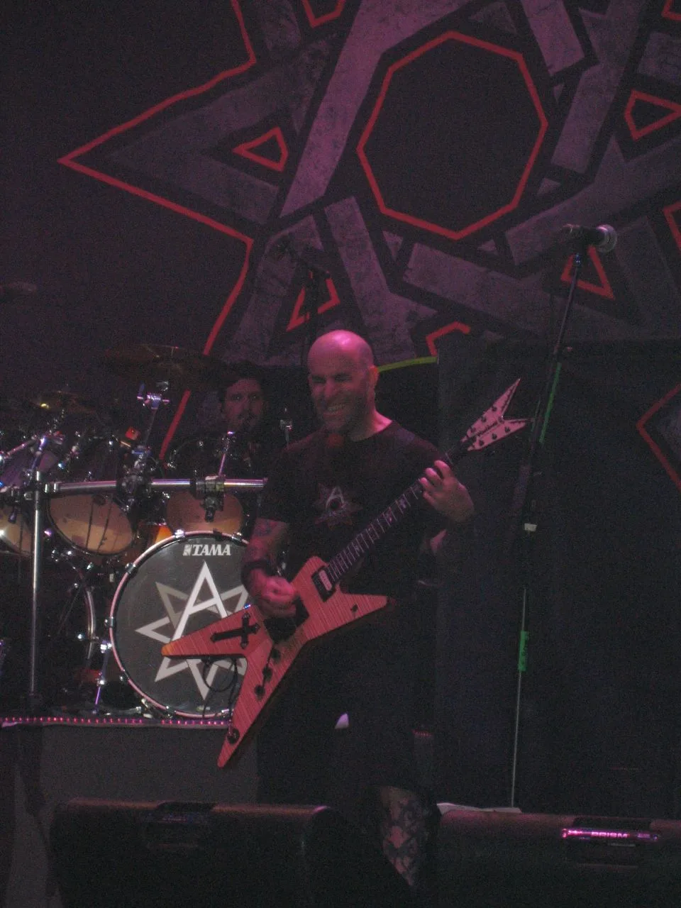 Scott Ian, guitarrista da Anthrax, ao vivo