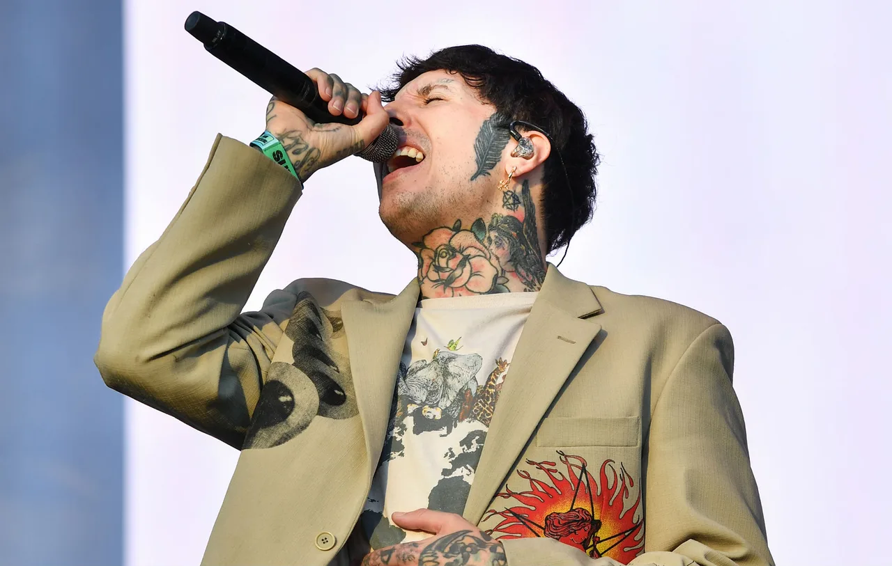 Oli Sykes no palco