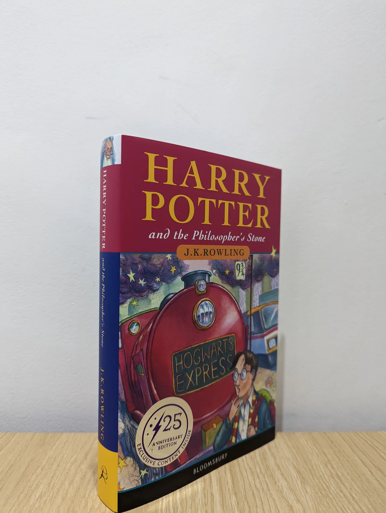 Capa de Harry Potter e a Pedra Filosofal