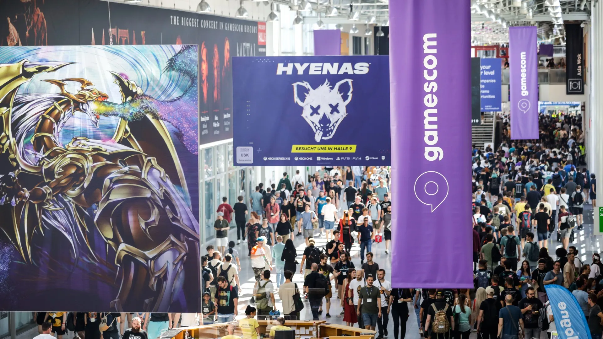 imagem mostrando multidão em Gamescom 2023